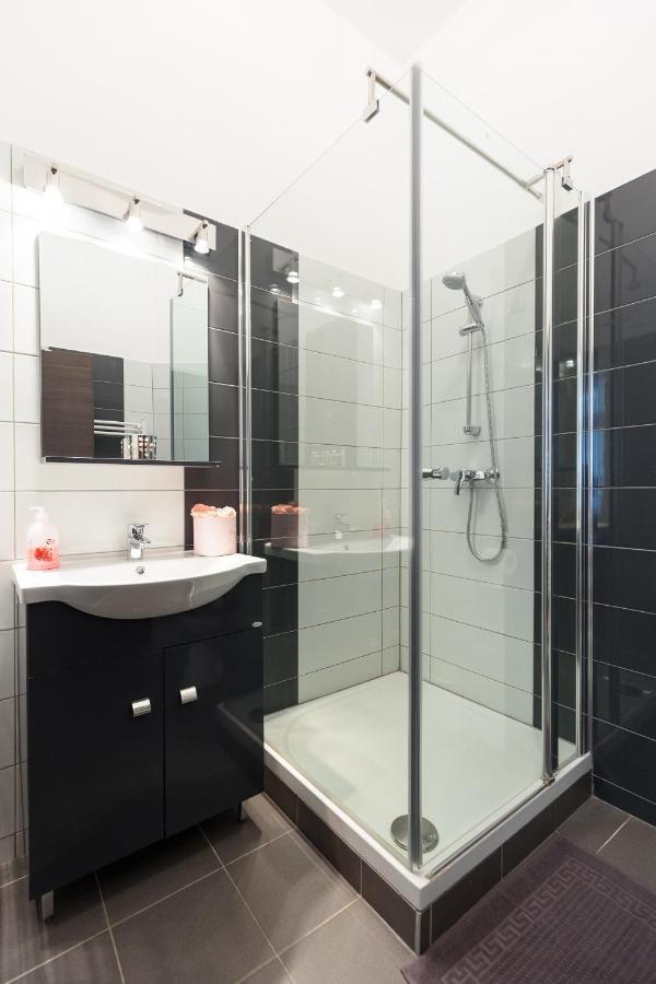 Wiky'S Apartman With 3Bathrooms ブダペスト エクステリア 写真