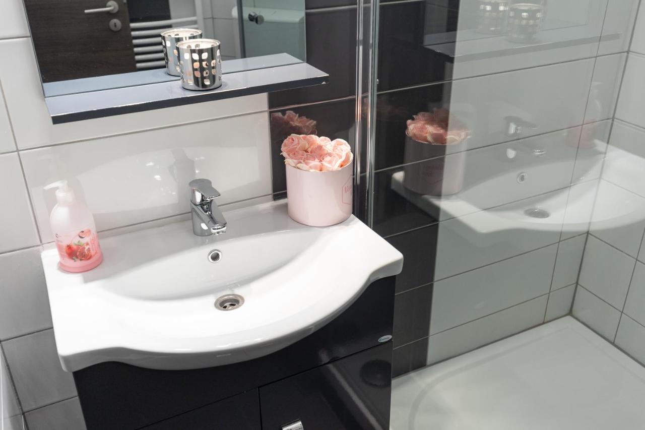 Wiky'S Apartman With 3Bathrooms ブダペスト エクステリア 写真