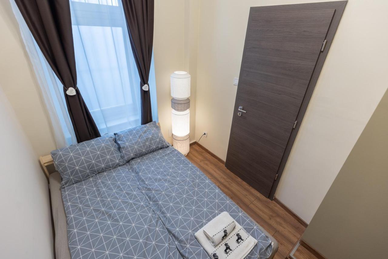 Wiky'S Apartman With 3Bathrooms ブダペスト エクステリア 写真