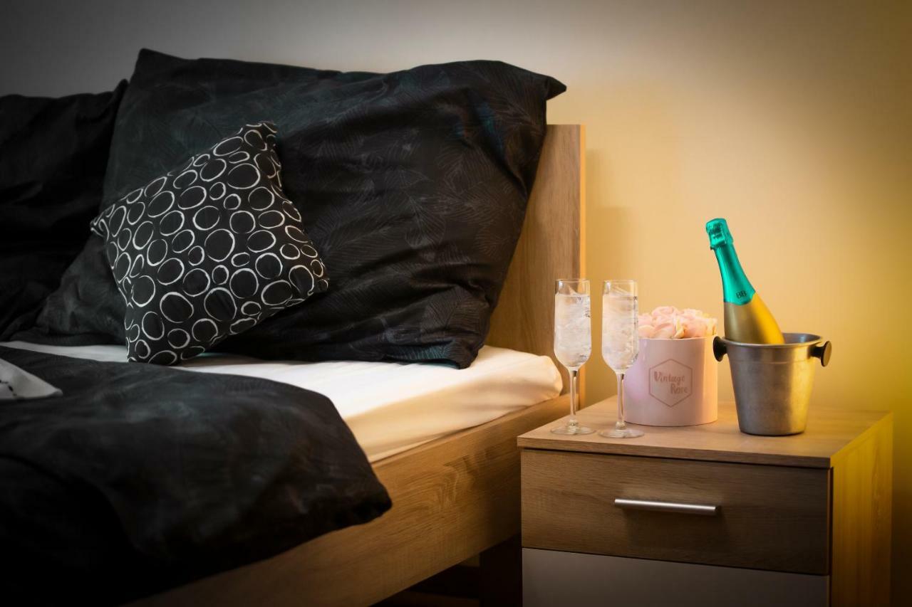 Wiky'S Apartman With 3Bathrooms ブダペスト エクステリア 写真